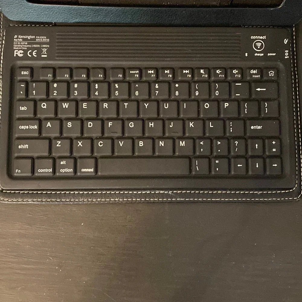 Kensington KeyFolio Bluetooth Keyboard For iPad2 used